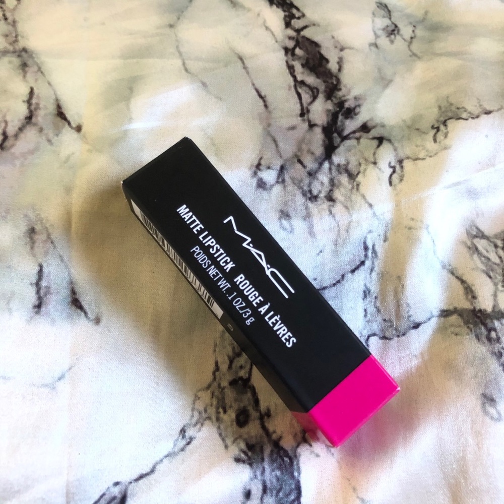 💄MAC Matte Lipstick - 601 Candy Yum Yum💄